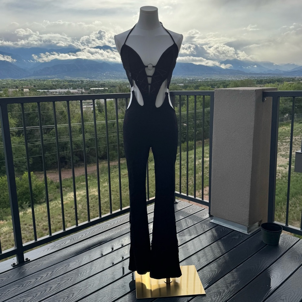 🖤 Cut-Out Black Halter Jumpsuit - Y2K Vibes 🖤